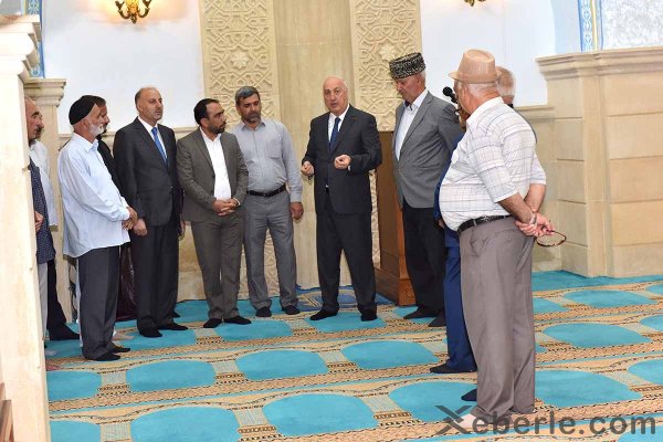 Zakir Fərəcov Corat məscidində oldu, qəsəbə sakinləri ilə görüşdü – FOTOLAR Zakir Fərəcov Corat məscidində oldu, qəsəbə sakinləri ilə görüşdü – FOTOLAR