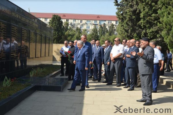 Qubadlılar Sumqayıtda Şəhidlər Xiyabanını ziyarət ediblər - VİDEO + FOTOLAR Qubadlılar Sumqayıtda Şəhidlər Xiyabanını ziyarət ediblər - VİDEO + FOTOLAR