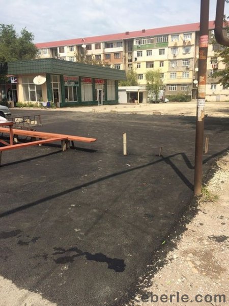 "Bütün binaların həyətlərində asfalt döşəmələri yenilənəcək" - Baş mühəndisdən Sumqayıt sakininə CAVAB