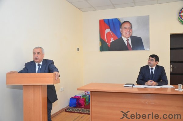 Malik İsaqov 600-dən yuxarı bal toplayan gəncləri mükafatlandırdı - FOTO