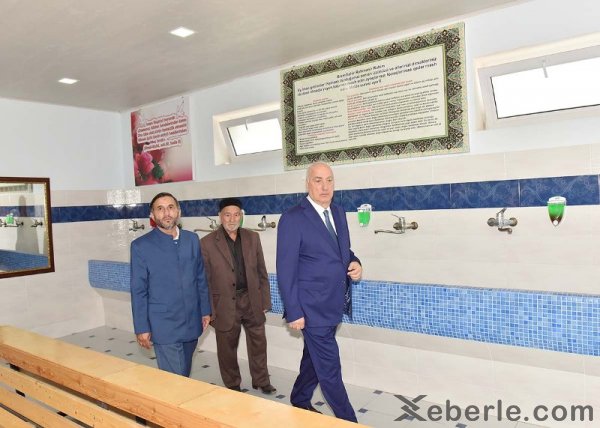 Zakir Fərəcov daha bir məsciddə oldu – FOTOLAR