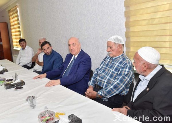 Zakir Fərəcov daha bir məsciddə oldu – FOTOLAR