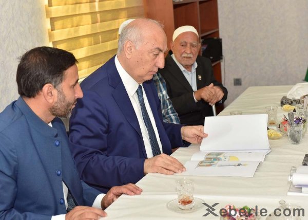 Zakir Fərəcov daha bir məsciddə oldu – FOTOLAR