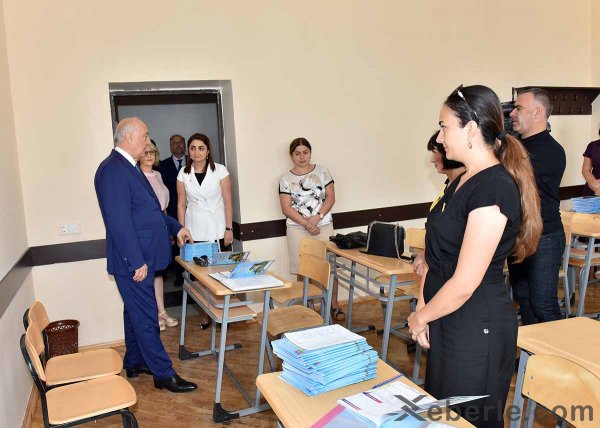 Sumqayıtın icra başçısı bağça və məktəbləri monitorinq edir - FOTOLAR Sumqayıtın icra başçısı bağça və məktəbləri monitorinq edir - FOTOLAR