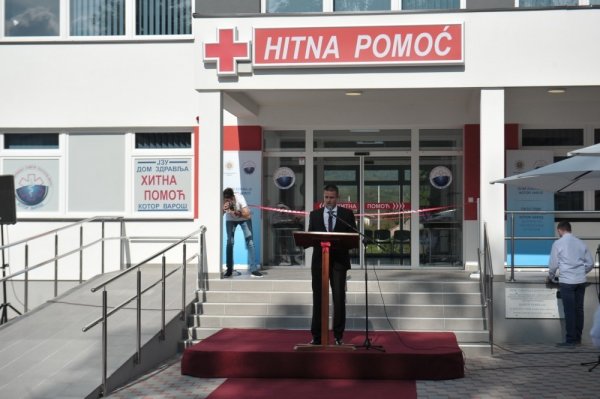 Heydər Əliyev Fondu Bosniyada Təcili Tibbi Yardım Mərkəzi inşa etdirdi - FOTO Heydər Əliyev Fondu Bosniyada Təcili Tibbi Yardım Mərkəzi inşa etdirdi - FOTO