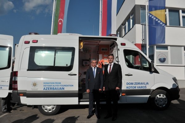 Heydər Əliyev Fondu Bosniyada Təcili Tibbi Yardım Mərkəzi inşa etdirdi - FOTO Heydər Əliyev Fondu Bosniyada Təcili Tibbi Yardım Mərkəzi inşa etdirdi - FOTO
