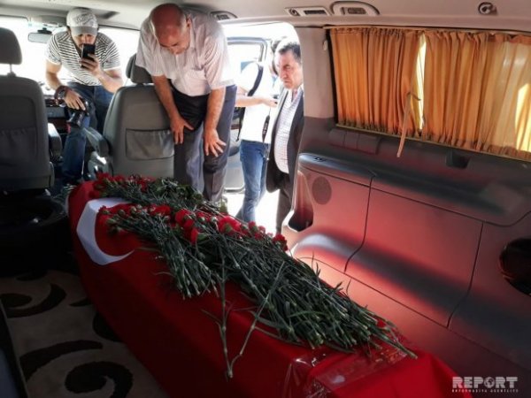 Etimad İsmayılov dəfn edildi - FOTOLAR