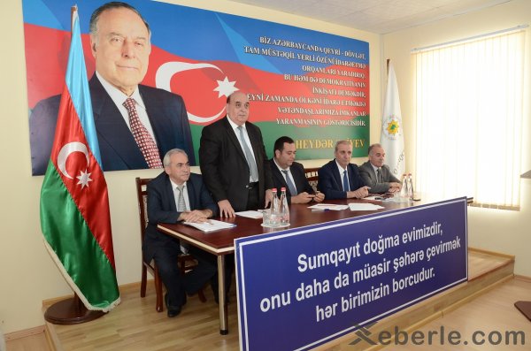 Sumqayıt Bələdiyyəsində şəhərdə aparılan quruculuq işləri müzakirə olunub