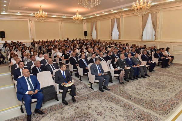 Sumqayıtda payız-qış mövsümünə hazırlıq necə gedir? - Zakir Fərəcov aidiyyətı qurumların  rəhbərlərini topladı
