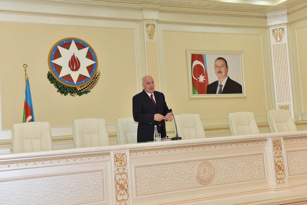 Sumqayıtda payız-qış mövsümünə hazırlıq necə gedir? - Zakir Fərəcov aidiyyətı qurumların  rəhbərlərini topladı
