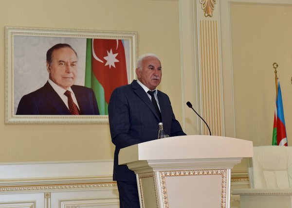 Sumqayıtda payız-qış mövsümünə hazırlıq necə gedir? - Zakir Fərəcov aidiyyətı qurumların  rəhbərlərini topladı