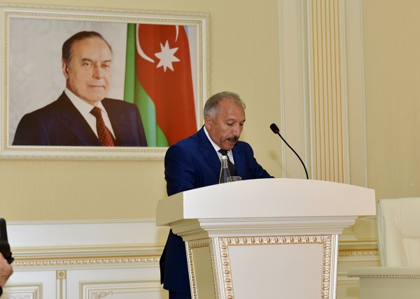 Sumqayıtda payız-qış mövsümünə hazırlıq necə gedir? - Zakir Fərəcov aidiyyətı qurumların  rəhbərlərini topladı