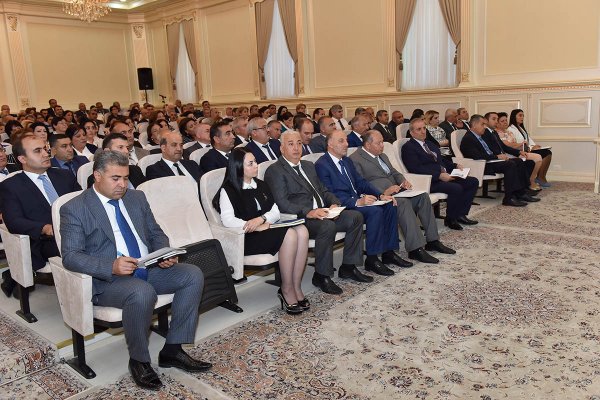 Sumqayıtda payız-qış mövsümünə hazırlıq necə gedir? - Zakir Fərəcov aidiyyətı qurumların  rəhbərlərini topladı