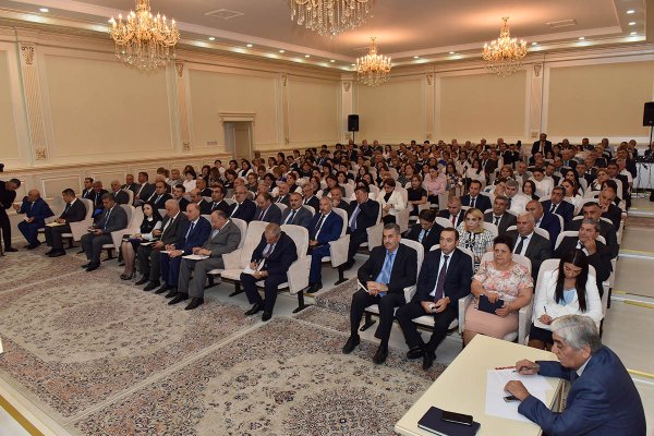 Sumqayıtda payız-qış mövsümünə hazırlıq necə gedir? - Zakir Fərəcov aidiyyətı qurumların  rəhbərlərini topladı