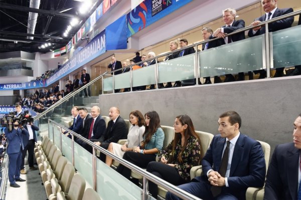 Prezident və ailəsi Putini belə qarşıladı - FOTOLAR