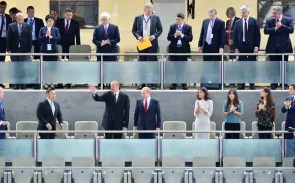 Prezident və ailəsi Putini belə qarşıladı - FOTOLAR