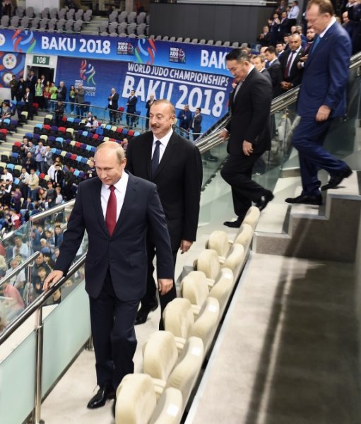 Prezident və ailəsi Putini belə qarşıladı - FOTOLAR