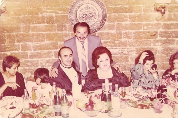 Roza Zərgərli sensasiya "effekt"ini necə yaradır? + Foto Roza Zərgərli sensasiya "effekt"ini necə yaradır? + Foto