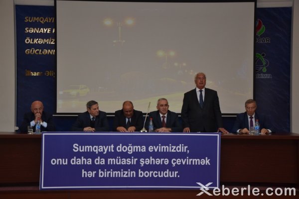 Ağsaqallar kimyaçılara Sumqayıtda aparılan abadlıqdan danışdılar - VİDEO+ FOTOLAR