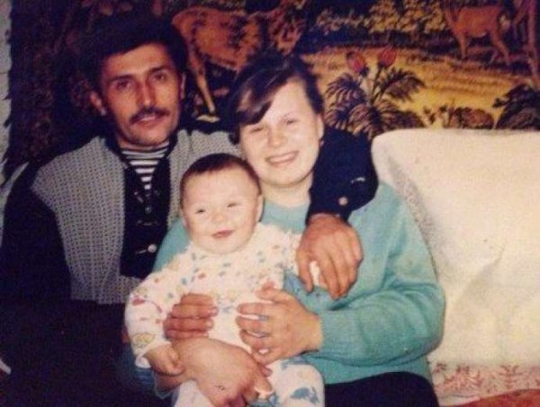 Rusiyalı qız azərbaycanlı atasını tapdı - FOTO