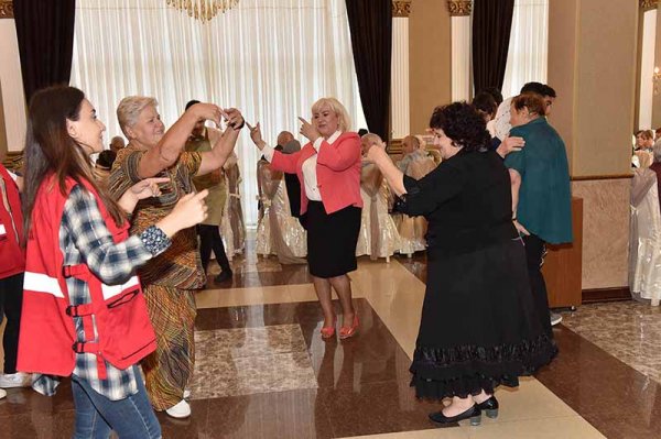 Sumqayıt şəhərində Beynəlxalq Ahıllar Günü qeyd olunub (FOTO)