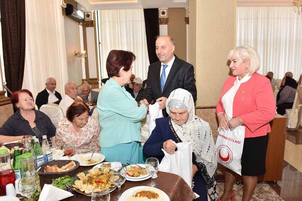 Sumqayıt şəhərində Beynəlxalq Ahıllar Günü qeyd olunub (FOTO)