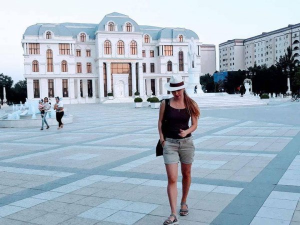 “Arzularım reallaşdı, Xəzərdə çimdim və narı ağacdan dərdim” - Ukraynalı gənc qızların Sumqayıt haqqında ilginc TƏƏSSÜRATI