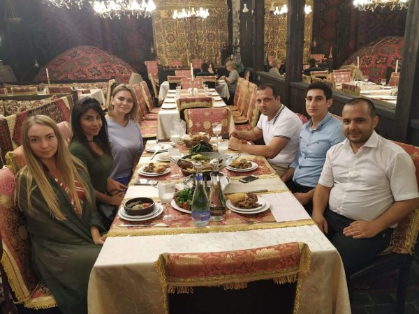 “Arzularım reallaşdı, Xəzərdə çimdim və narı ağacdan dərdim” - Ukraynalı gənc qızların Sumqayıt haqqında ilginc TƏƏSSÜRATI