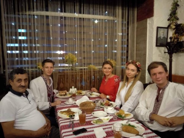 “Arzularım reallaşdı, Xəzərdə çimdim və narı ağacdan dərdim” - Ukraynalı gənc qızların Sumqayıt haqqında ilginc TƏƏSSÜRATI