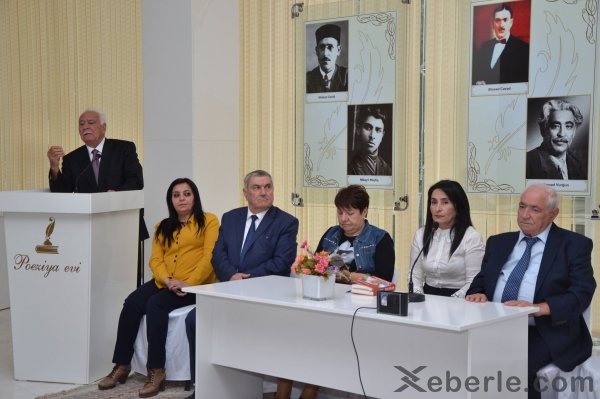 Sumqayıtda Vahid Əzizlə görüş keçirildi -FOTOLAR Sumqayıtda Vahid Əzizlə görüş keçirildi -FOTOLAR