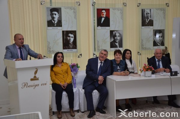 Sumqayıtda Vahid Əzizlə görüş keçirildi -FOTOLAR Sumqayıtda Vahid Əzizlə görüş keçirildi -FOTOLAR