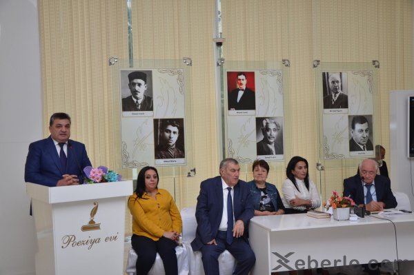 Sumqayıtda Vahid Əzizlə görüş keçirildi -FOTOLAR Sumqayıtda Vahid Əzizlə görüş keçirildi -FOTOLAR