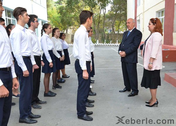 Sumqayıtın icra başçısı “Təfəkkür” liseyində olub – FOTOLAR