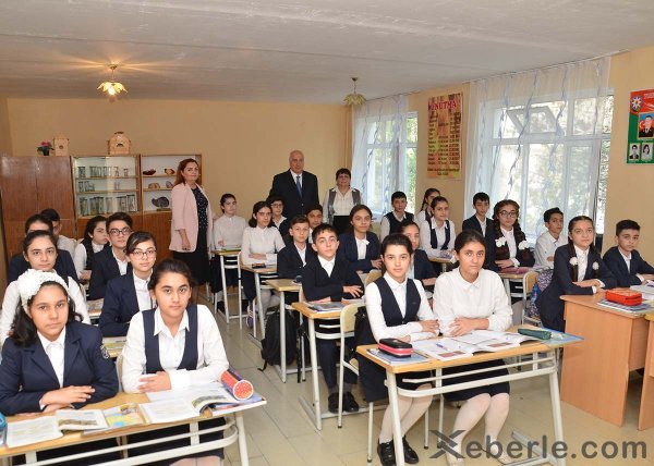 Sumqayıtın icra başçısı “Təfəkkür” liseyində olub – FOTOLAR