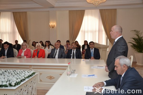 Sumqayıtda 18 oktyabr Azərbaycanın Dövlət Müstəqilliyi günü münasibəti ilə tədbir keçirilib - FOTOLAR