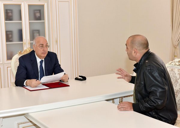 Sumqayıtın icra başçısından məmurlara tapşırıq: vətəndaşların problemləri həll edilsin - FOTOLAR