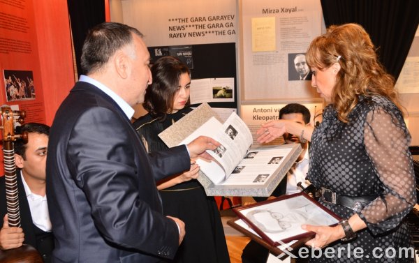 Musiqi məktəbinin kollektivi Qara Qarayevin ev-muzeyində olub - FOTOLAR Musiqi məktəbinin kollektivi Qara Qarayevin ev-muzeyində olub - FOTOLAR