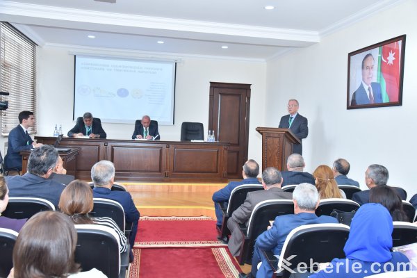 Sumqayıtda biologiyanın müasir problemləri müzakirə olundu - FOTOLAR