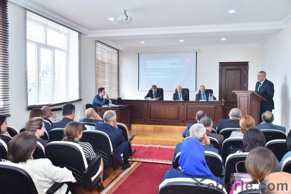 Sumqayıtda biologiyanın müasir problemləri müzakirə olundu - FOTOLAR