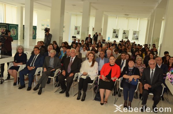 Sumqayıtda məktəbli povest yazdı: “Femidanın gözləri” - FOTOLAR Sumqayıtda məktəbli povest yazdı: “Femidanın gözləri” - FOTOLAR