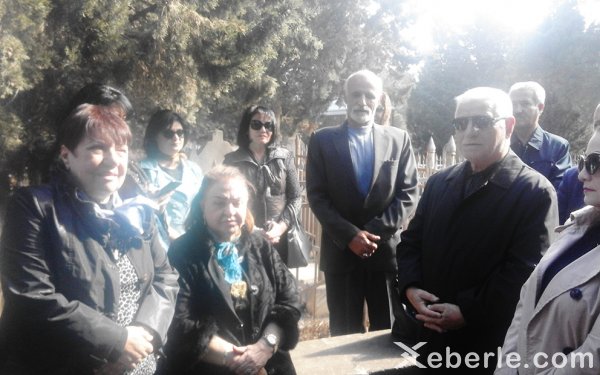 Sumqayıtlı şair Vaqif İbrahimin xatirəsi anıldı - FOTOLAR Sumqayıtlı şair Vaqif İbrahimin xatirəsi anıldı - FOTOLAR