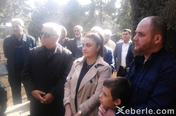 Sumqayıtlı şair Vaqif İbrahimin xatirəsi anıldı - FOTOLAR Sumqayıtlı şair Vaqif İbrahimin xatirəsi anıldı - FOTOLAR