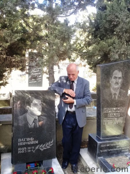 Sumqayıtlı şair Vaqif İbrahimin xatirəsi anıldı - FOTOLAR Sumqayıtlı şair Vaqif İbrahimin xatirəsi anıldı - FOTOLAR