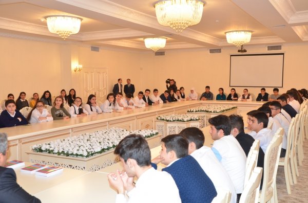 Sumqayıtda məktəblilər yarışdılar - FOTOLAR