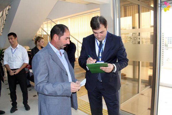 Emin Musavi Sumqayıtda könüllü oldu - FOTOLAR Emin Musavi Sumqayıtda könüllü oldu - FOTOLAR