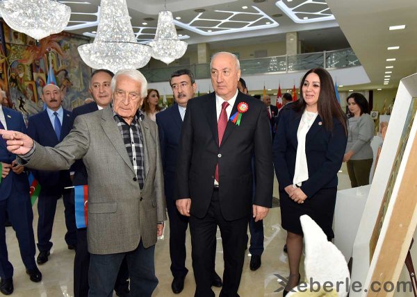 Sumqayıtda möhtəşəm bayraq bayramı – FOTOLAR
