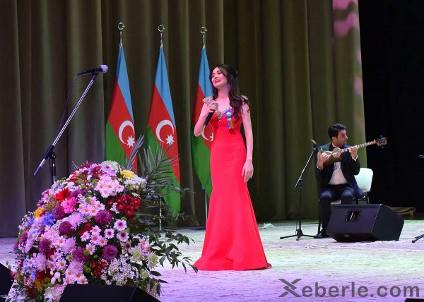 Sumqayıtda möhtəşəm bayraq bayramı – FOTOLAR