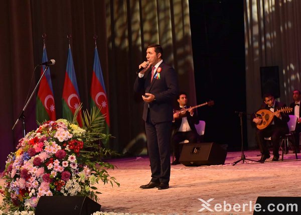Sumqayıtda möhtəşəm bayraq bayramı – FOTOLAR
