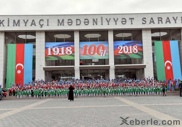 Sumqayıtda möhtəşəm bayraq bayramı – FOTOLAR