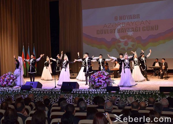 Sumqayıtda möhtəşəm bayraq bayramı – FOTOLAR